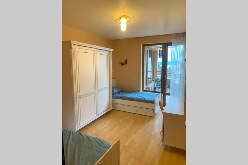 Sea View Apartment Next To Sea Garden And Beach Varna Exteriör bild
